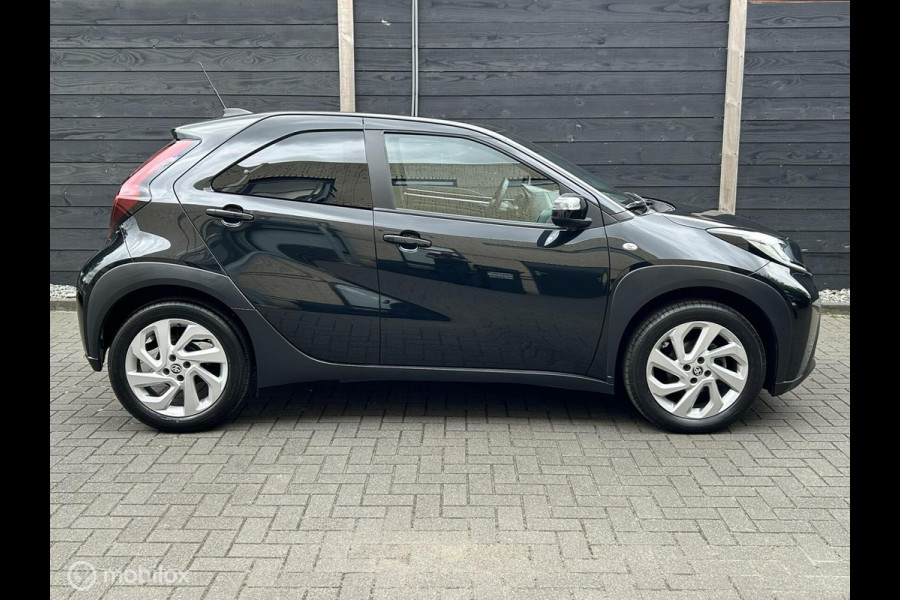 Toyota Aygo X 1.0 VVT-i S-CVT Automaat LED verl. / LM / Clima / Carplay / 10.250KM!!!