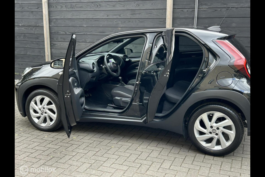 Toyota Aygo X 1.0 VVT-i S-CVT Automaat LED verl. / LM / Clima / Carplay / 10.250KM!!!