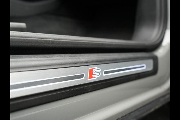 Audi Q5 50 TFSI e Quattro S Line Plug In Hybrid 299pk Dealer O.H PHEV | Panodak | Adaptive Cruise | Head Up | Camera | Virtual | Apple Carplay | Keyless | 19" L.M |