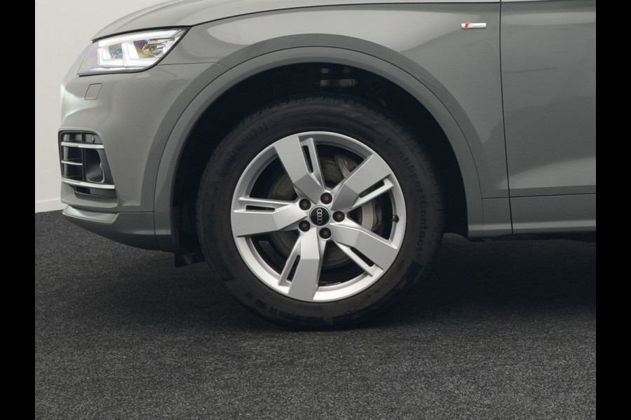Audi Q5 50 TFSI e Quattro S Line Plug In Hybrid 299pk Dealer O.H PHEV | Panodak | Adaptive Cruise | Head Up | Camera | Virtual | Apple Carplay | Keyless | 19" L.M |