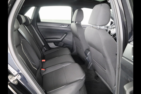 Volkswagen Polo 1.0 TSI Highline Business R 95 pk | Navigatie | Panoramadak | Parkeersensoren | Achteruitrijcamera | LED koplampen | Voll. digitaal instrumentenpaneel |