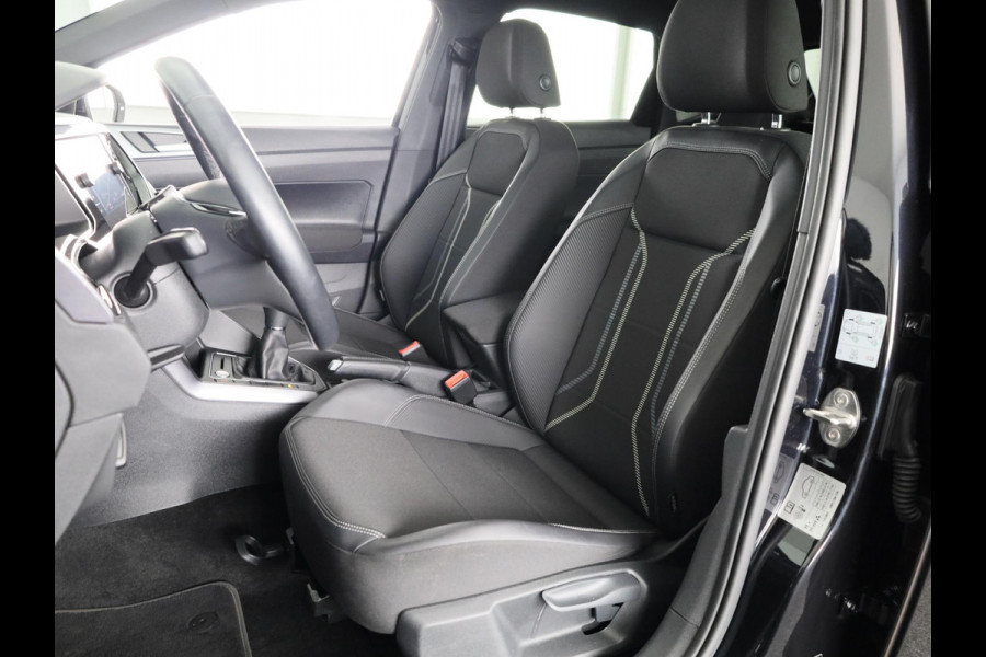 Volkswagen Polo 1.0 TSI Highline Business R 95 pk | Navigatie | Panoramadak | Parkeersensoren | Achteruitrijcamera | LED koplampen | Voll. digitaal instrumentenpaneel |