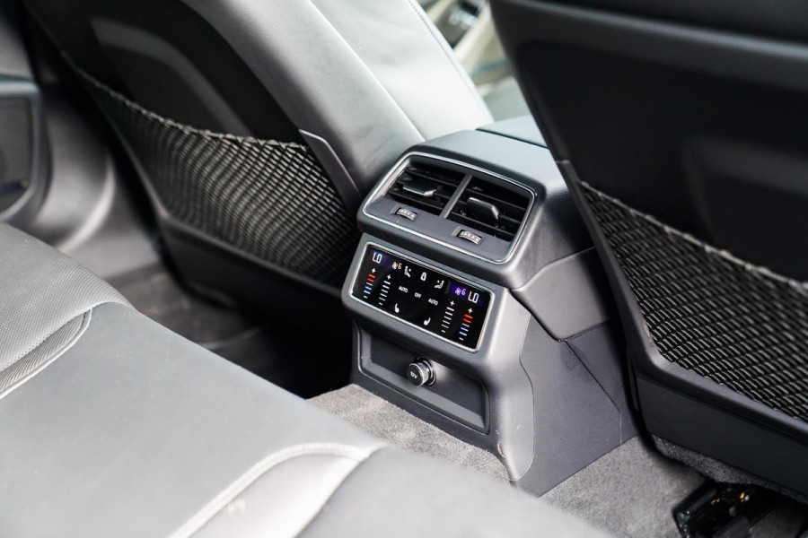 Audi A6 Limousine 50 TFSI e quattro S edition | Massage | Stoelverkoeling