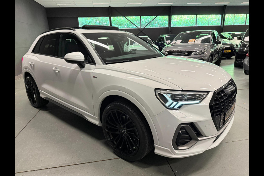 Audi Q3 35 TFSI S-LINE BLACK-LINE 20'' PANO/DAB/CARPLAY/STOEL-M/CAM/LED///