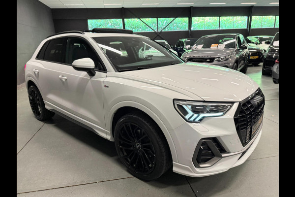 Audi Q3 35 TFSI S-LINE BLACK-LINE 20'' PANO/DAB/CARPLAY/STOEL-M/CAM/LED///