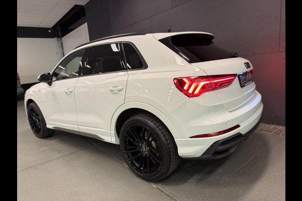 Audi Q3 35 TFSI S-LINE BLACK-LINE 20'' PANO/DAB/CARPLAY/STOEL-M/CAM/LED///