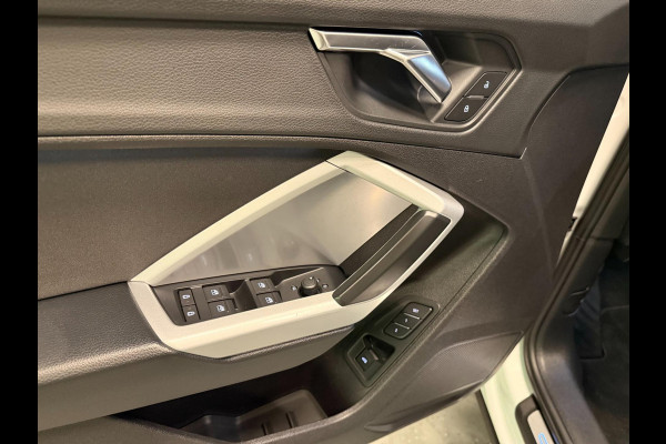 Audi Q3 35 TFSI S-LINE BLACK-LINE 20'' PANO/DAB/CARPLAY/STOEL-M/CAM/LED///