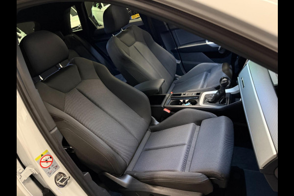 Audi Q3 35 TFSI S-LINE BLACK-LINE 20'' PANO/DAB/CARPLAY/STOEL-M/CAM/LED///
