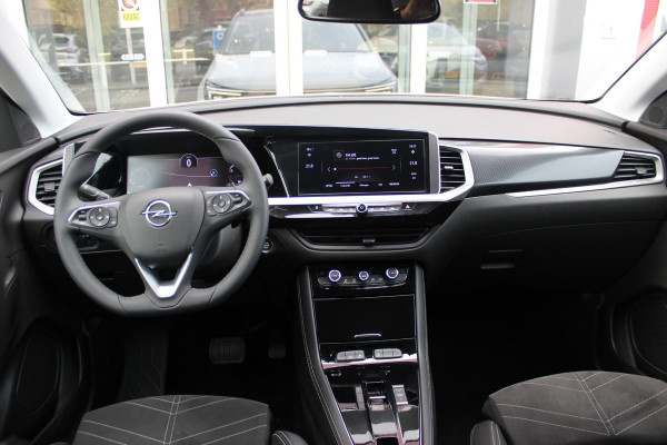 Opel Grandland 1.2 Turbo 130PK AUTOMAAT ULTIMATE | STOEL/STUUR/VOORRUIT VERWARMING | ACHTRERUITRIJ CAMERA | DODEHOEK DETECTIE | ELEKTRISCH BEDIENBARE ACHTERKLEP | FULL LED MATRIX KOPLAMPEN | NAVIGATIE | 19" LICHTMETALEN VELGEN | ALCANTARA BEKLEDING | APPLE CARPLAY/ANDROID AUTO | DRAADLOZE TELEFOONLADER | KEYLESS ENTRY/START | BLACK PACK | ADAPTIVE CRUISE CONTROL |