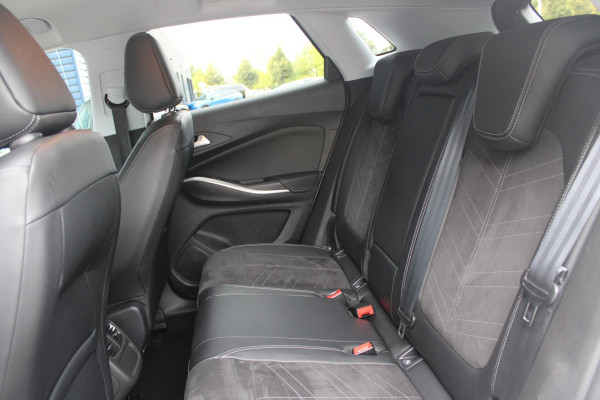 Opel Grandland 1.2 Turbo 130PK AUTOMAAT ULTIMATE | STOEL/STUUR/VOORRUIT VERWARMING | ACHTRERUITRIJ CAMERA | DODEHOEK DETECTIE | ELEKTRISCH BEDIENBARE ACHTERKLEP | FULL LED MATRIX KOPLAMPEN | NAVIGATIE | 19" LICHTMETALEN VELGEN | ALCANTARA BEKLEDING | APPLE CARPLAY/ANDROID AUTO | DRAADLOZE TELEFOONLADER | KEYLESS ENTRY/START | BLACK PACK | ADAPTIVE CRUISE CONTROL |