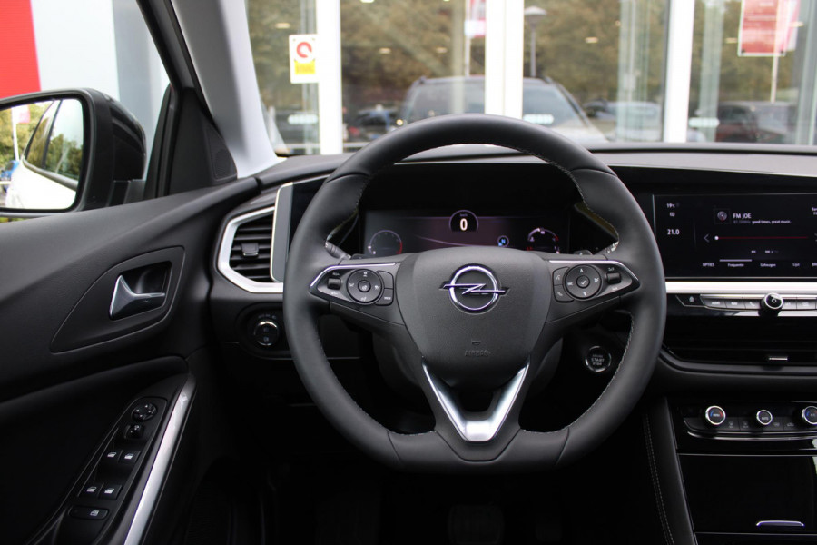 Opel Grandland 1.2 Turbo 130PK AUTOMAAT ULTIMATE | STOEL/STUUR/VOORRUIT VERWARMING | ACHTRERUITRIJ CAMERA | DODEHOEK DETECTIE | ELEKTRISCH BEDIENBARE ACHTERKLEP | FULL LED MATRIX KOPLAMPEN | NAVIGATIE | 19" LICHTMETALEN VELGEN | ALCANTARA BEKLEDING | APPLE CARPLAY/ANDROID AUTO | DRAADLOZE TELEFOONLADER | KEYLESS ENTRY/START | BLACK PACK | ADAPTIVE CRUISE CONTROL |
