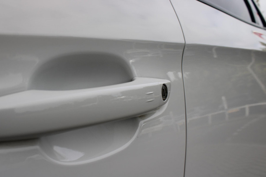 Opel Grandland 1.2 Turbo 130PK AUTOMAAT ULTIMATE | STOEL/STUUR/VOORRUIT VERWARMING | ACHTRERUITRIJ CAMERA | DODEHOEK DETECTIE | ELEKTRISCH BEDIENBARE ACHTERKLEP | FULL LED MATRIX KOPLAMPEN | NAVIGATIE | 19" LICHTMETALEN VELGEN | ALCANTARA BEKLEDING | APPLE CARPLAY/ANDROID AUTO | DRAADLOZE TELEFOONLADER | KEYLESS ENTRY/START | BLACK PACK | ADAPTIVE CRUISE CONTROL |