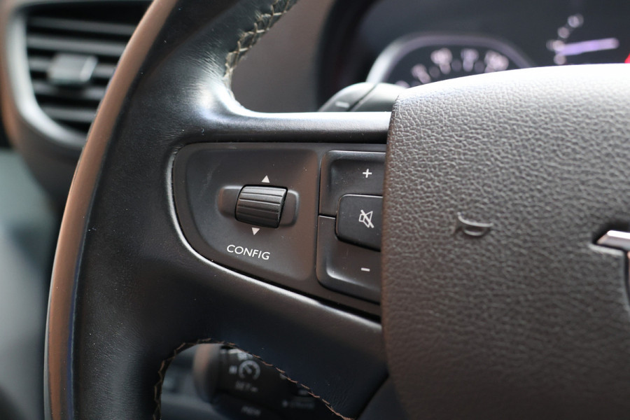 Opel Vivaro 2.0 CDTI L2H1 Innovation | ACC | Camera | Head-up | Navigatie | F1 Flippers | Carplay | Lederen bekleding | Stoelverwarming | Trekhaak | Dealer onderhouden |Nieuwe APK