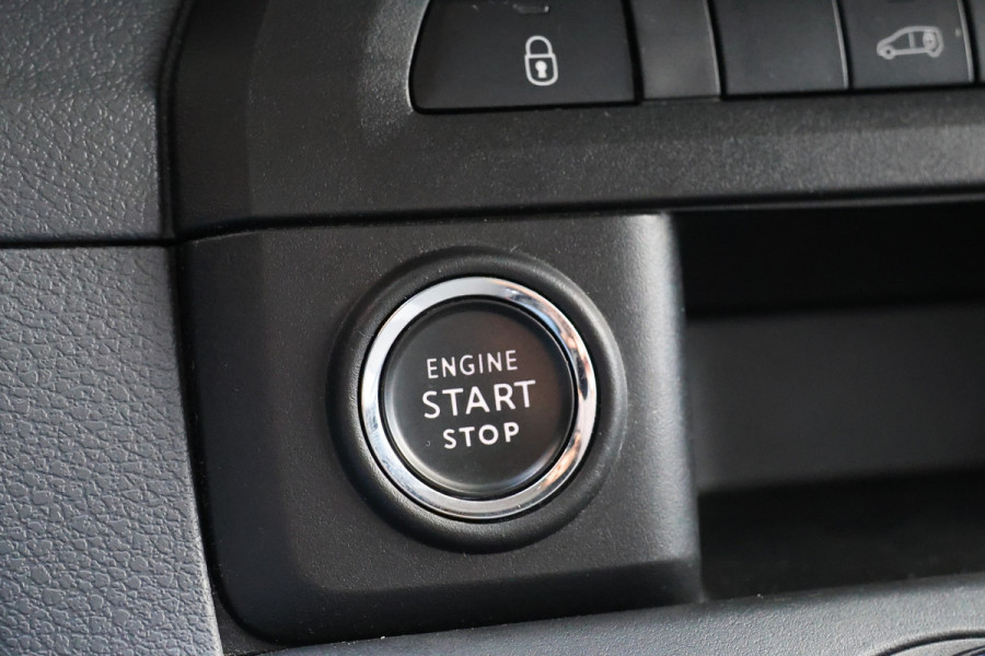 Opel Vivaro 2.0 CDTI L2H1 Innovation | ACC | Camera | Head-up | Navigatie | F1 Flippers | Carplay | Lederen bekleding | Stoelverwarming | Trekhaak | Dealer onderhouden |Nieuwe APK