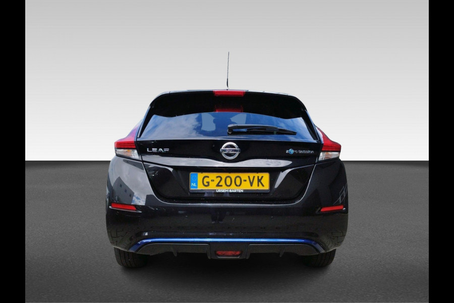 Nissan Leaf N-Connecta 40 kWh | Navigatie | 360 Camera | Stoelverwarming |