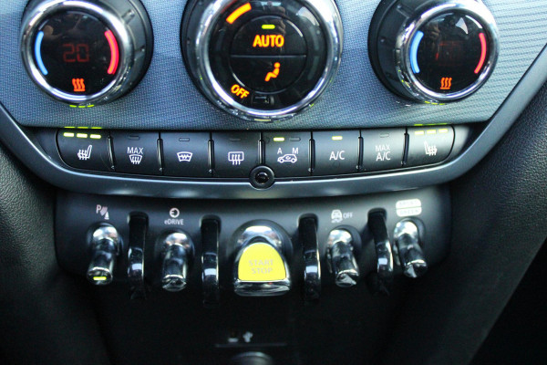 MINI Countryman 2.0 Cooper S E ALL4 UNTAMED | PANORAMISCH SCHUIF/KANTEL DAK | HARMAN KARDON PREMIUM AUDIO SYSTEM | FULL LEDEREN BEKLEDING | ELEKTRISCH BEDIENBARE VOORSTOELEN MET GEHEUGEN OP DE BESTUURDERSSTOEL | DRAADLOZE APPLE CARPLAY/ANDROID AUTO | DRAADLOZE TELEFOONLADER | NAVIGATIE | ACHTERUITRIJ CAMERA | FULL LED KOPLAMPEN | STOEL/VOORRUIT VERWARMING | 18" LICHTMETALEN VELGEN | HEAD UP DISPLAY | ADAPTIVE CRUISE CONTROL | UNION JACK ACHTERLICHTEN | KEYLESS ENTRY/START |