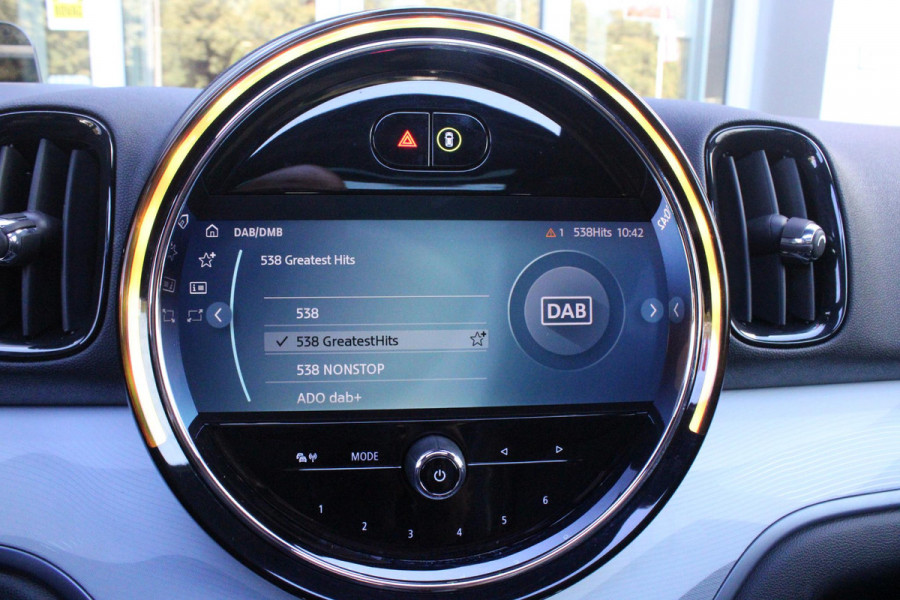 MINI Countryman 2.0 Cooper S E ALL4 UNTAMED | PANORAMISCH SCHUIF/KANTEL DAK | HARMAN KARDON PREMIUM AUDIO SYSTEM | FULL LEDEREN BEKLEDING | ELEKTRISCH BEDIENBARE VOORSTOELEN MET GEHEUGEN OP DE BESTUURDERSSTOEL | DRAADLOZE APPLE CARPLAY/ANDROID AUTO | DRAADLOZE TELEFOONLADER | NAVIGATIE | ACHTERUITRIJ CAMERA | FULL LED KOPLAMPEN | STOEL/VOORRUIT VERWARMING | 18" LICHTMETALEN VELGEN | HEAD UP DISPLAY | ADAPTIVE CRUISE CONTROL | UNION JACK ACHTERLICHTEN | KEYLESS ENTRY/START |