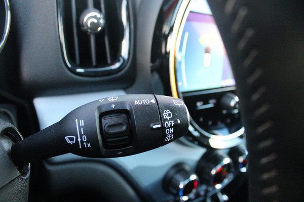 MINI Countryman 2.0 Cooper S E ALL4 UNTAMED | PANORAMISCH SCHUIF/KANTEL DAK | HARMAN KARDON PREMIUM AUDIO SYSTEM | FULL LEDEREN BEKLEDING | ELEKTRISCH BEDIENBARE VOORSTOELEN MET GEHEUGEN OP DE BESTUURDERSSTOEL | DRAADLOZE APPLE CARPLAY/ANDROID AUTO | DRAADLOZE TELEFOONLADER | NAVIGATIE | ACHTERUITRIJ CAMERA | FULL LED KOPLAMPEN | STOEL/VOORRUIT VERWARMING | 18" LICHTMETALEN VELGEN | HEAD UP DISPLAY | ADAPTIVE CRUISE CONTROL | UNION JACK ACHTERLICHTEN | KEYLESS ENTRY/START |