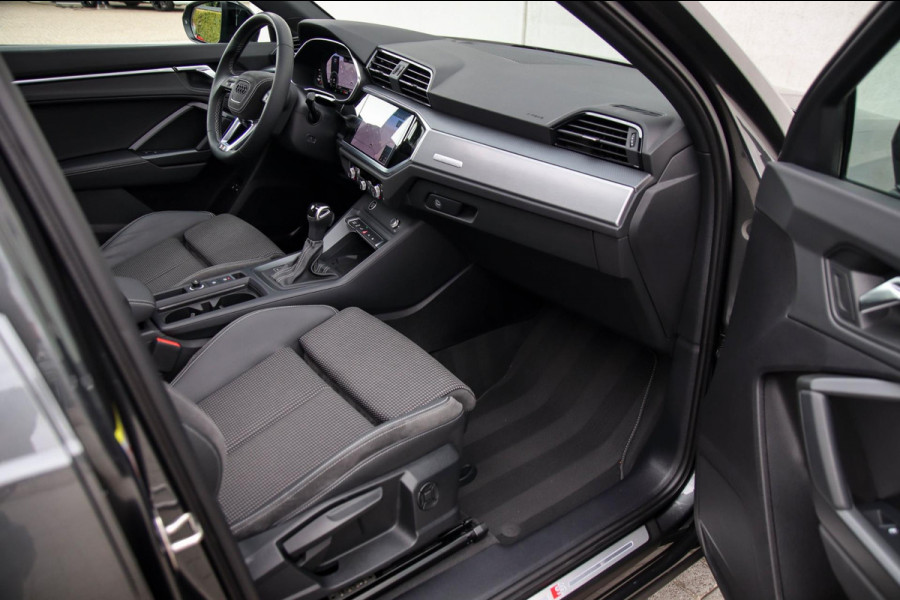 Audi Q3 45 TFSI e S Line Edition 245pk S-Tronic! 1e Eig|DLR|Panoramadak|Virtual Cockpit|LED Matrix|Leder|ACC|Camera|Black|Trekhaak