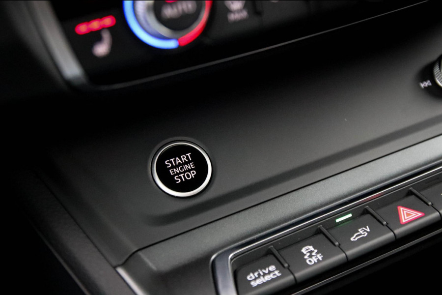 Audi Q3 45 TFSI e S Line Edition 245pk S-Tronic! 1e Eig|DLR|Panoramadak|Virtual Cockpit|LED Matrix|Leder|ACC|Camera|Black|Trekhaak