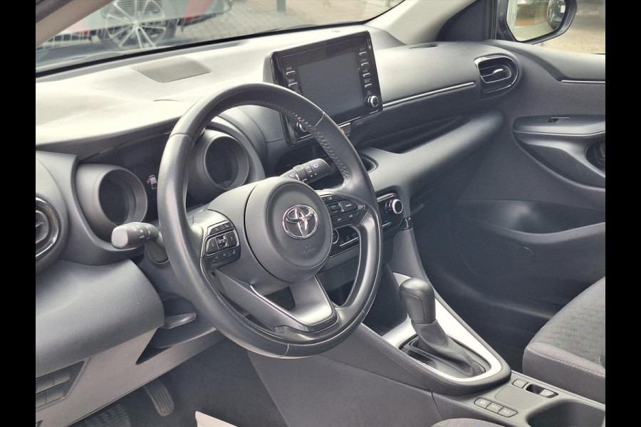 Toyota Yaris 1.5 Hybrid Dynamic | Apple CarPlay/Android Auto, Lichtmetalen velgen, LED, Parkeercamera, Climate control