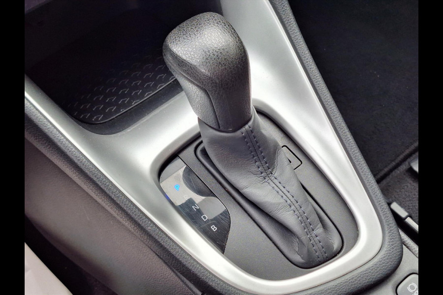Toyota Yaris 1.5 Hybrid Dynamic | Apple CarPlay/Android Auto, Lichtmetalen velgen, LED, Parkeercamera, Climate control