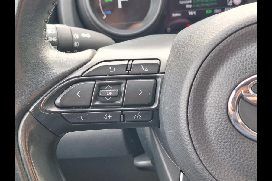 Toyota Yaris 1.5 Hybrid Dynamic | Apple CarPlay/Android Auto, Lichtmetalen velgen, LED, Parkeercamera, Climate control