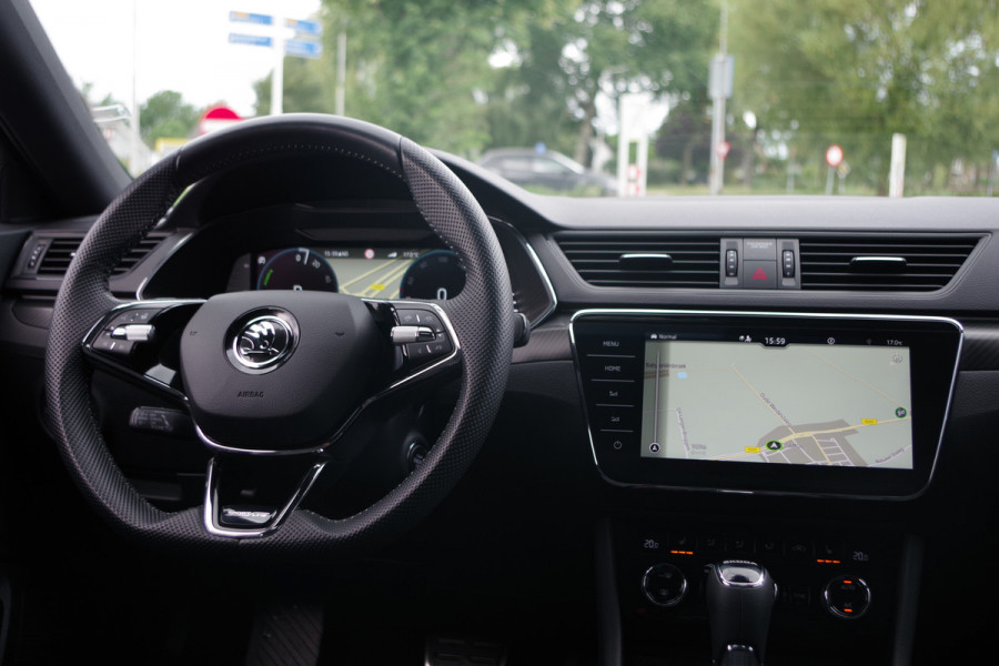 Škoda Superb Combi 1.4 TSI 218 PK iV Sportline Business PHEV, Panoramadak, Adap. Cruise Control, Camera