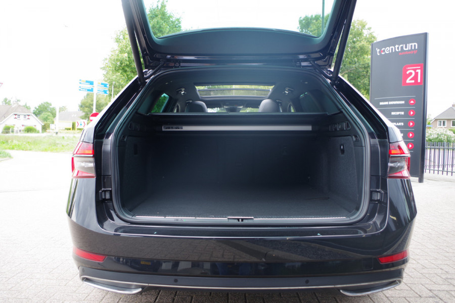Škoda Superb Combi 1.4 TSI 218 PK iV Sportline Business PHEV, Panoramadak, Adap. Cruise Control, Camera