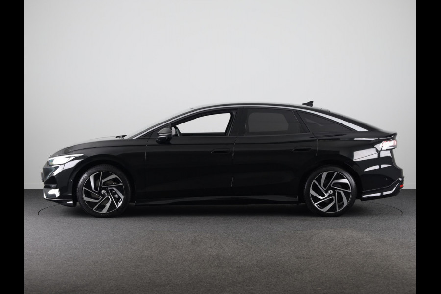 Volkswagen ID.7 Pro Business 77 kWh 286 PK | Warmtepomp | 20 Inch | Camera | Navigatie
