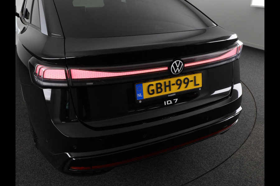 Volkswagen ID.7 Pro Business 77 kWh 286 PK | Warmtepomp | 20 Inch | Camera | Navigatie
