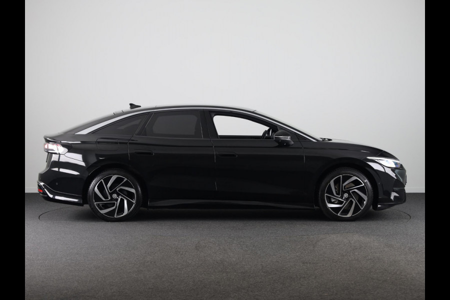 Volkswagen ID.7 Pro Business 77 kWh 286 PK | Warmtepomp | 20 Inch | Camera | Navigatie
