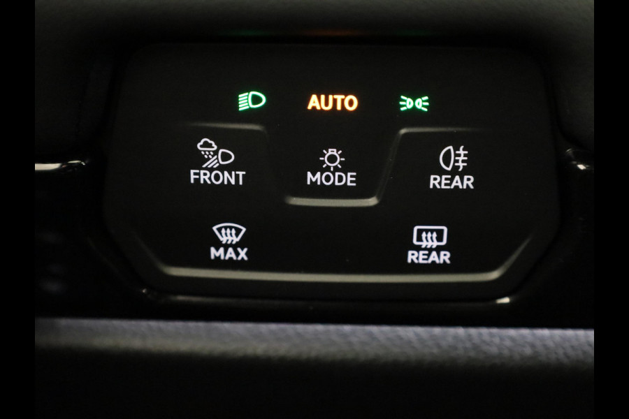 Volkswagen ID.7 Pro Business 77 kWh 286 PK | Warmtepomp | 20 Inch | Camera | Navigatie