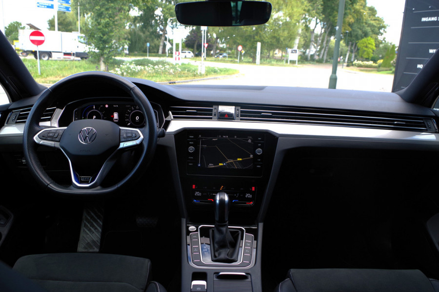 Volkswagen Passat Variant 1.4 TSI 218 PK GTE Business PHEV, Adap. Cruise Control, Winterpakket, LED, Camera