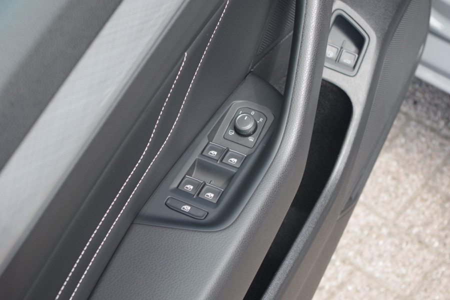 Volkswagen Passat Variant 1.4 TSI 218 PK GTE Business PHEV, Adap. Cruise Control, Winterpakket, LED, Camera