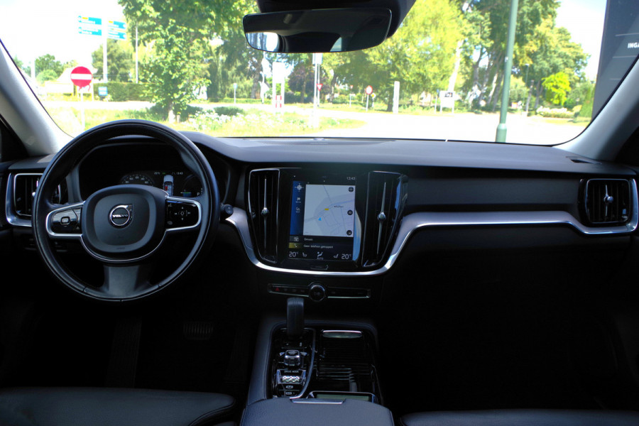 Volvo V60 2.0 T6 350 PK Recharge AWD R-Design, Panoramadak, Adap. Cruise Control, 360 Camera, Leder