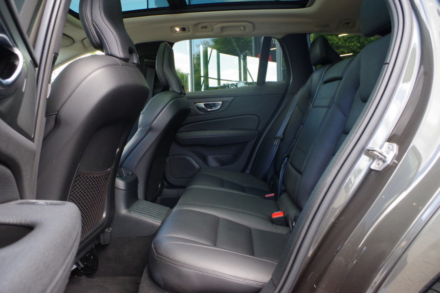 Volvo V60 2.0 T6 350 PK Recharge AWD R-Design, Panoramadak, Adap. Cruise Control, 360 Camera, Leder