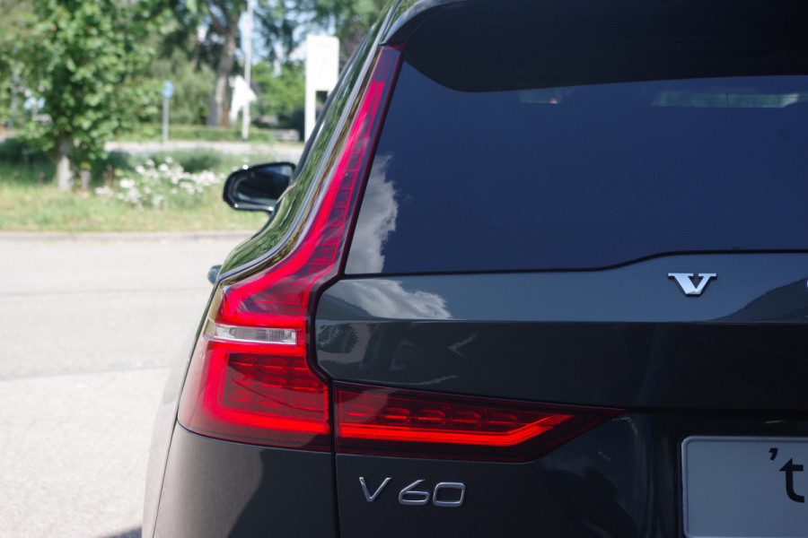 Volvo V60 2.0 T6 350 PK Recharge AWD R-Design, Panoramadak, Adap. Cruise Control, 360 Camera, Leder