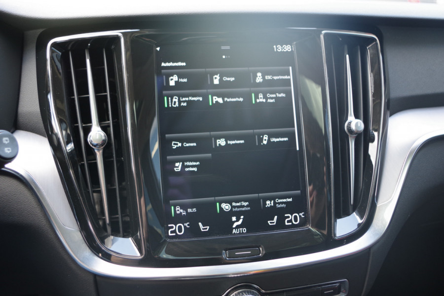 Volvo V60 2.0 T6 350 PK Recharge AWD R-Design, Panoramadak, Adap. Cruise Control, 360 Camera, Leder