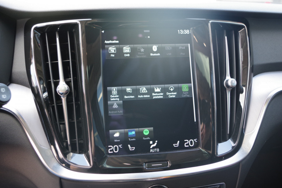 Volvo V60 2.0 T6 350 PK Recharge AWD R-Design, Panoramadak, Adap. Cruise Control, 360 Camera, Leder