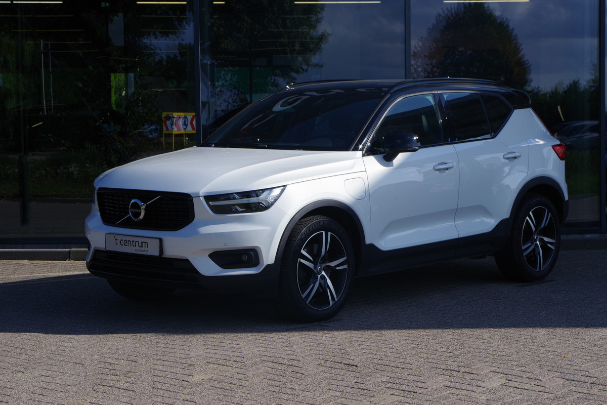 Volvo XC40 1.5 T5 262 PK Recharge R-Design PHEV, Trekhaak, Adap. Cruise Control, Winterpakket, LED Volvo XC40 1.5 T5 262 PK Recharge R-Design PHEV, Trekhaak, Adap. Cruise Control, Winterpakket, LED