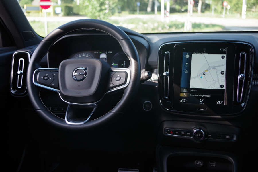Volvo XC40 1.5 T5 262 PK Recharge R-Design PHEV, Trekhaak, Adap. Cruise Control, Winterpakket, LED