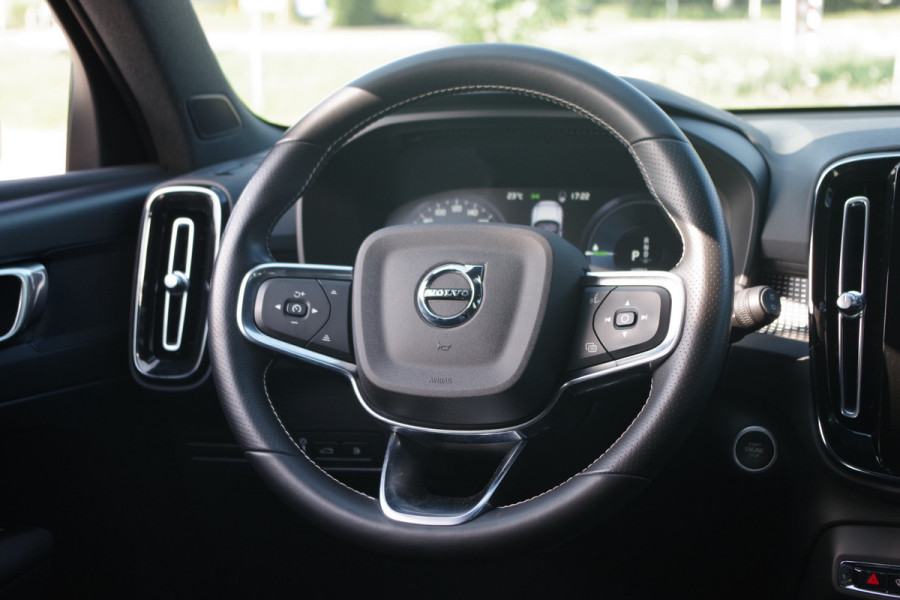 Volvo XC40 1.5 T5 262 PK Recharge R-Design PHEV, Trekhaak, Adap. Cruise Control, Winterpakket, LED