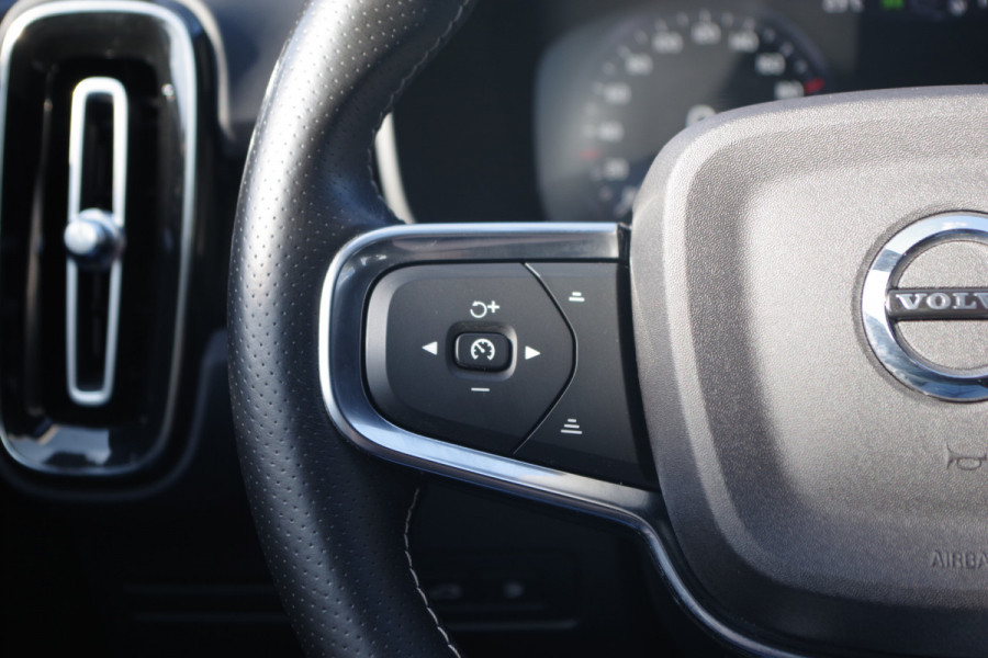Volvo XC40 1.5 T5 262 PK Recharge R-Design PHEV, Trekhaak, Adap. Cruise Control, Winterpakket, LED