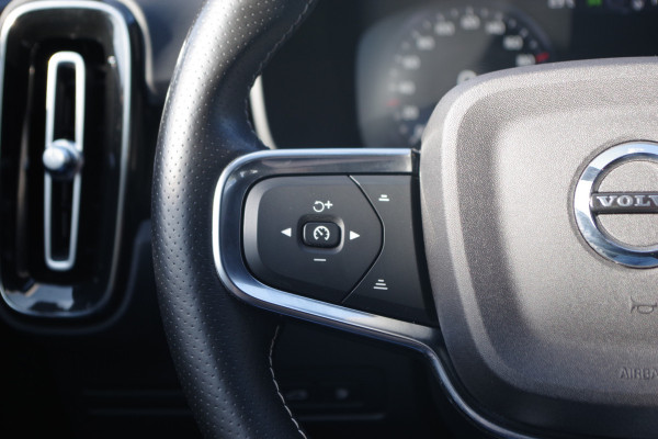 Volvo XC40 1.5 T5 262 PK Recharge R-Design PHEV, Trekhaak, Adap. Cruise Control, Winterpakket, LED