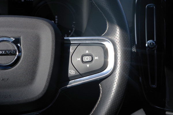 Volvo XC40 1.5 T5 262 PK Recharge R-Design PHEV, Trekhaak, Adap. Cruise Control, Winterpakket, LED