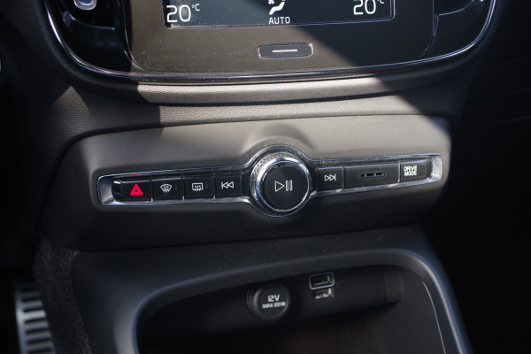 Volvo XC40 1.5 T5 262 PK Recharge R-Design PHEV, Trekhaak, Adap. Cruise Control, Winterpakket, LED