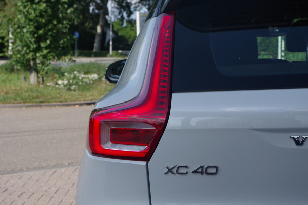 Volvo XC40 1.5 T5 262 PK Recharge R-Design PHEV, Trekhaak, Adap. Cruise Control, Winterpakket, LED
