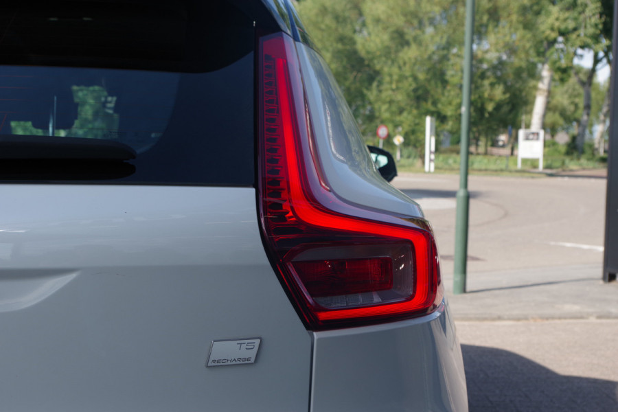 Volvo XC40 1.5 T5 262 PK Recharge R-Design PHEV, Trekhaak, Adap. Cruise Control, Winterpakket, LED