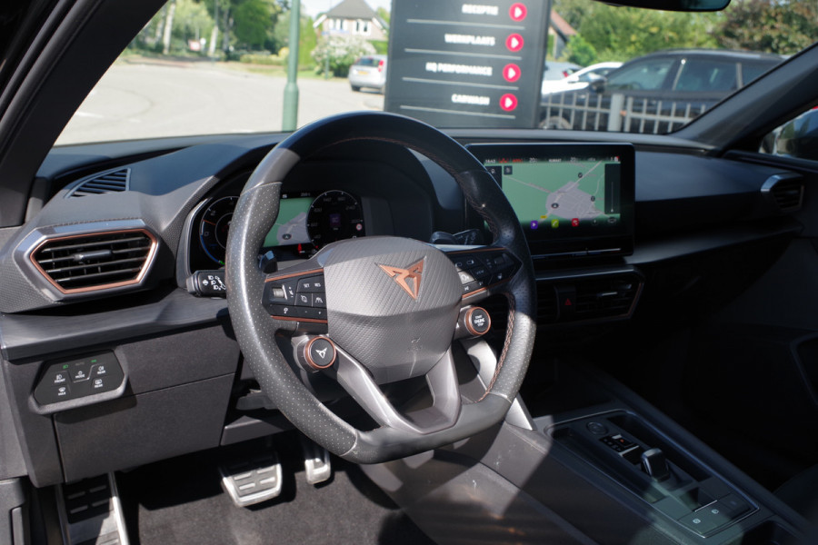 CUPRA Leon Sportstourer 1.4 e-Hybrid 245 PK VZ Copper Edition PHEV, Trekhaak, Adap. Cruise Control, Camera